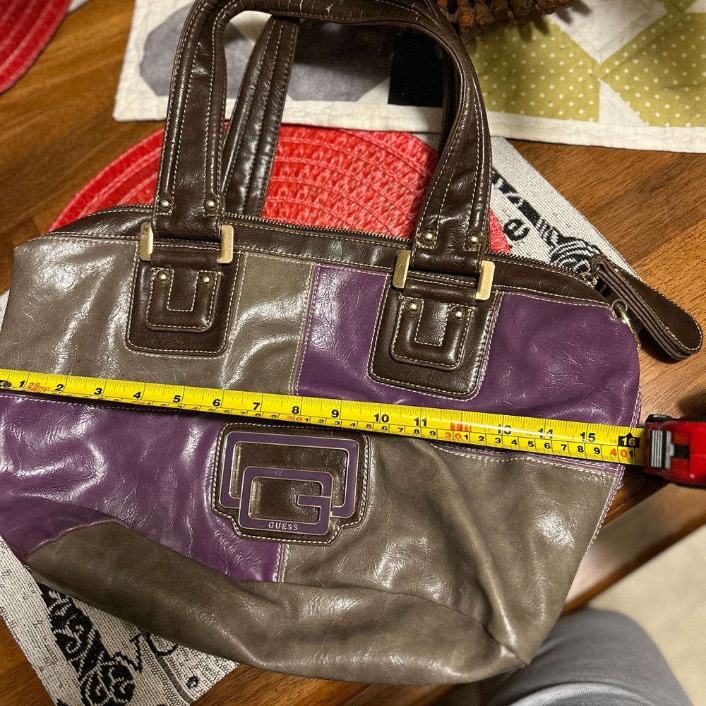 Guess Purse - Picture 14 of 14